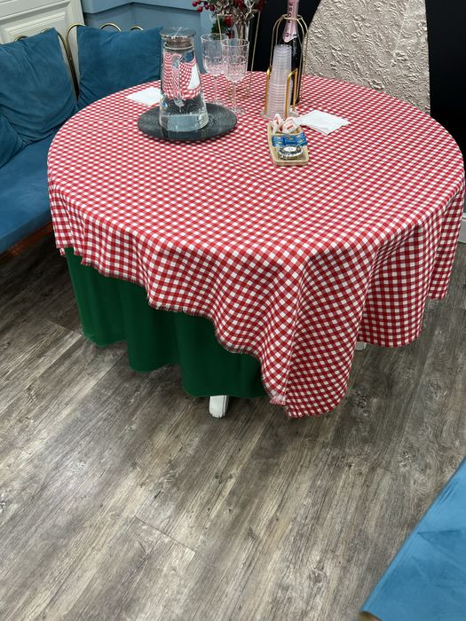 Стол круглый из дерева