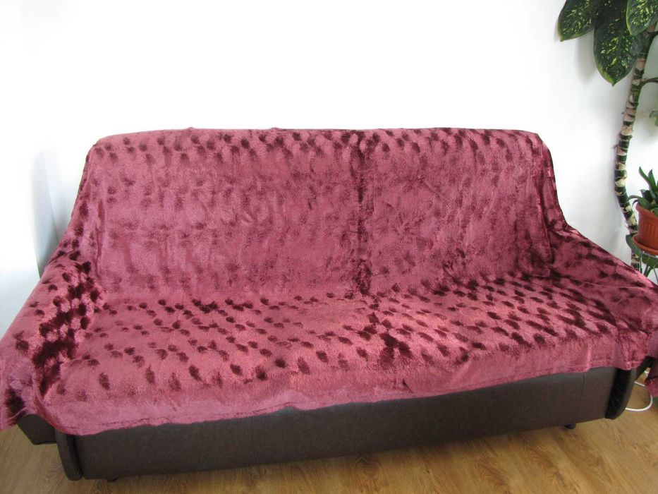 Плюшена покривка 2,60 м х 1,40м.