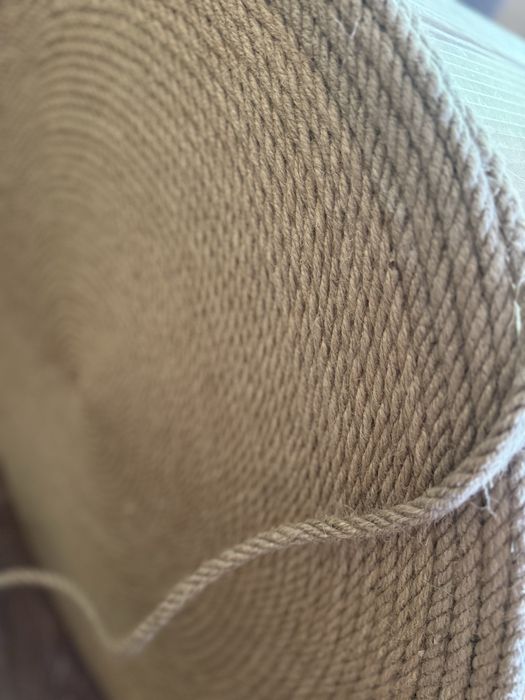 Въздух за стените: Живият ритъм на въжето