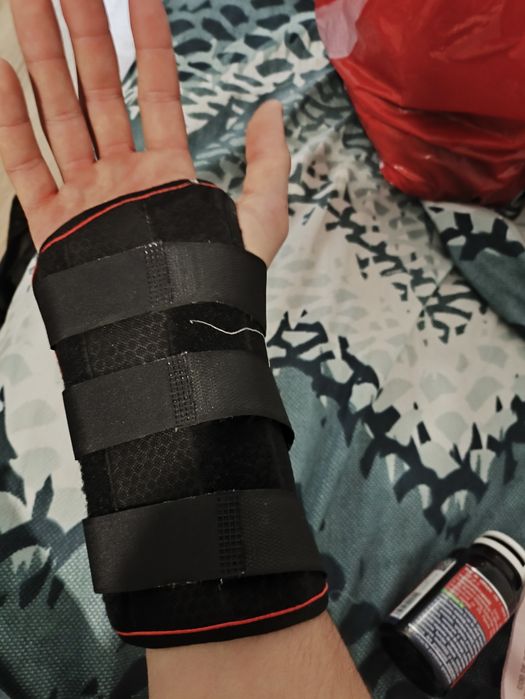 Orteză de încheietură mână – susținere și imobilizare