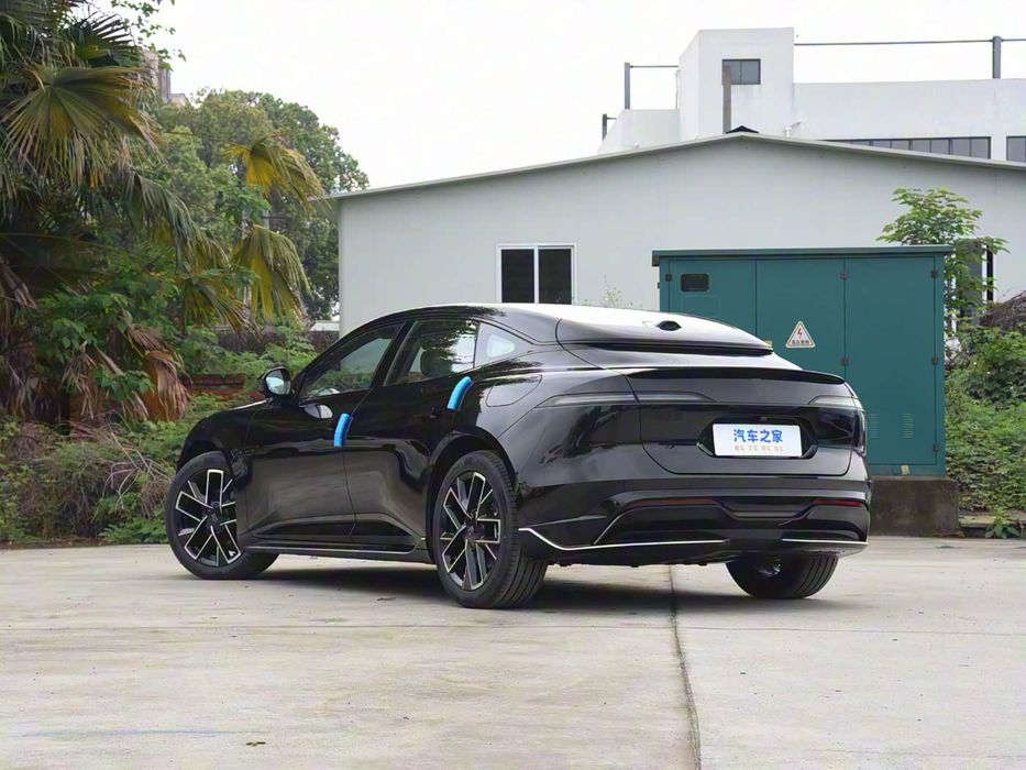 Avatr 06 Max версия буюртмага юклайман