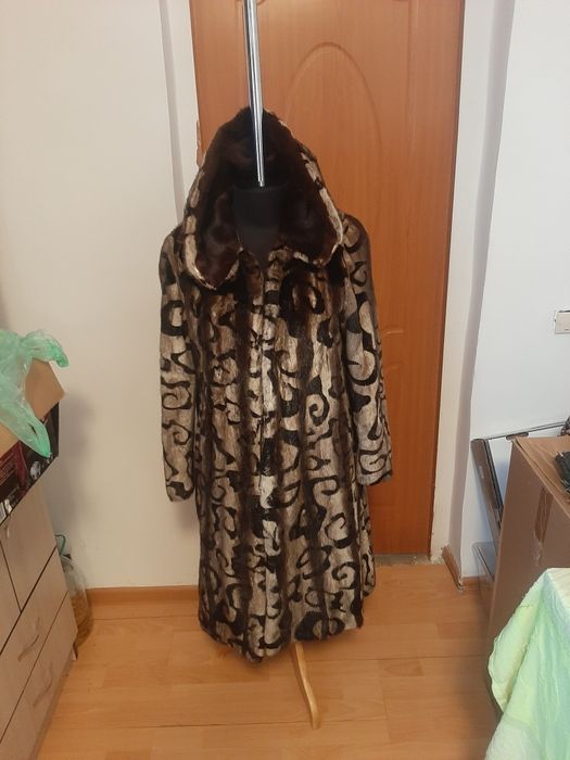 Продам шубу женскую