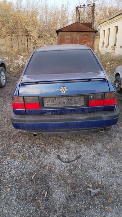 Фольксваген Венто Кузовные детали фанари задние,фары, КПП  детали.