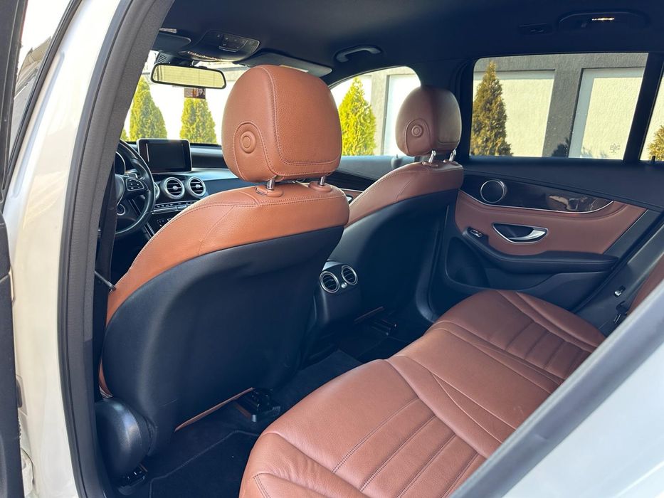 Mercedes GLC 250 • 204CP • 4x4 • 2016 • Interior deosebit • Proprietar