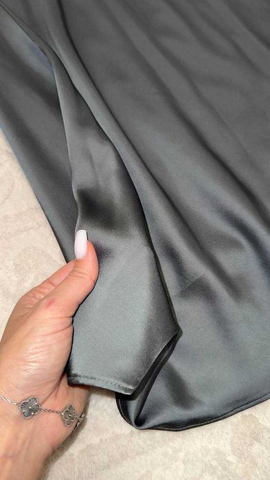 Сива сатенена миди пола, размер S/M