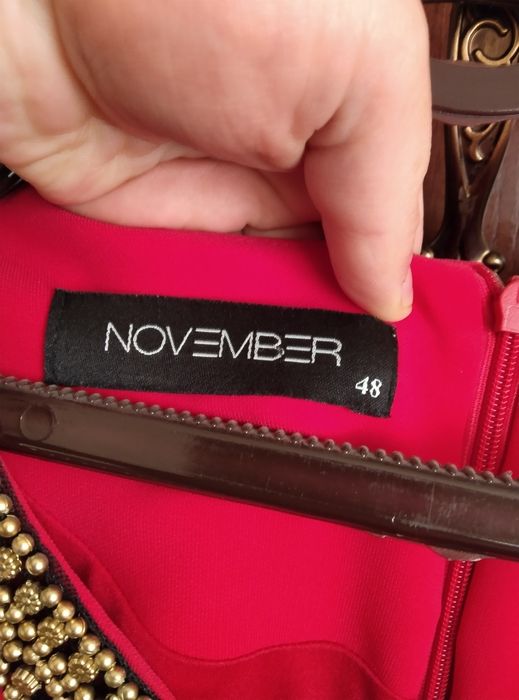 Ayollar uchun oqshom libosi