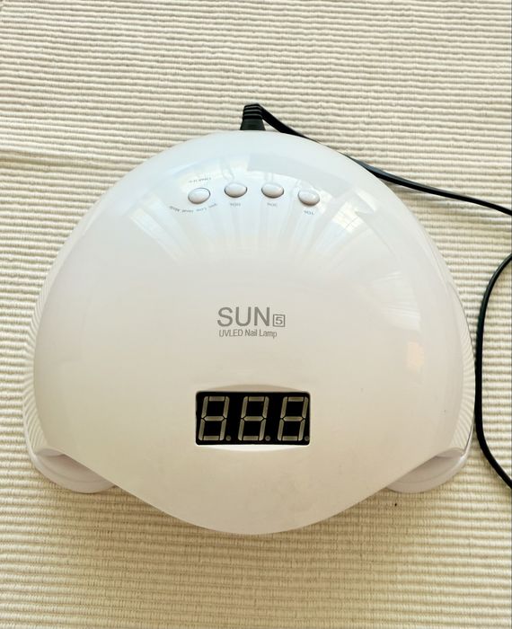 Продавам UV/ Led лампа за гел лак