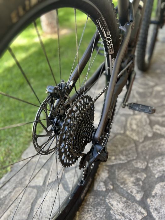 Bicicletă Specialized Stumpjumper EVO Comp 2022Carbon 29” – Mărime S3