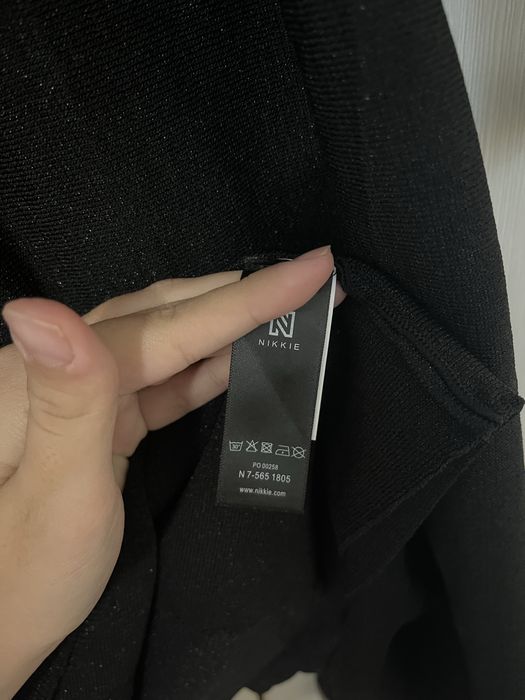 Rochie neagră cu sclipici elegantă Nikkie