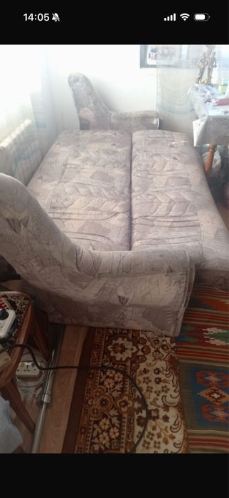 Продам диван и два кресла