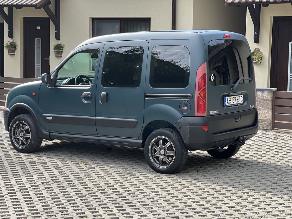 Renault Kangoo 4x4 vopsit RAPTOR
