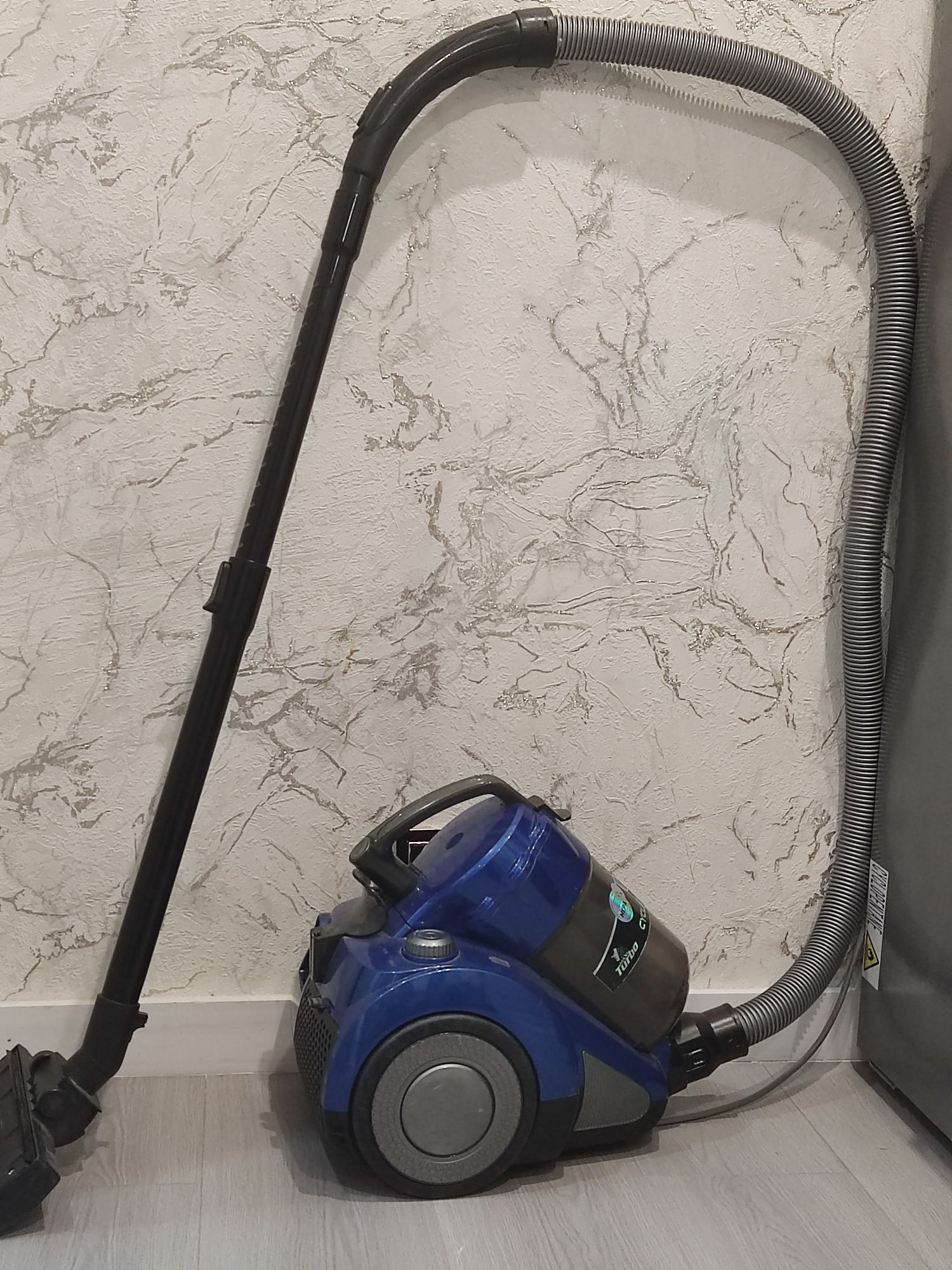 Пылесос artel 2000w