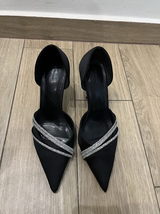 Pantofi stiletto