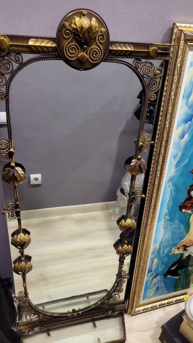 Продам зеркало со светильником