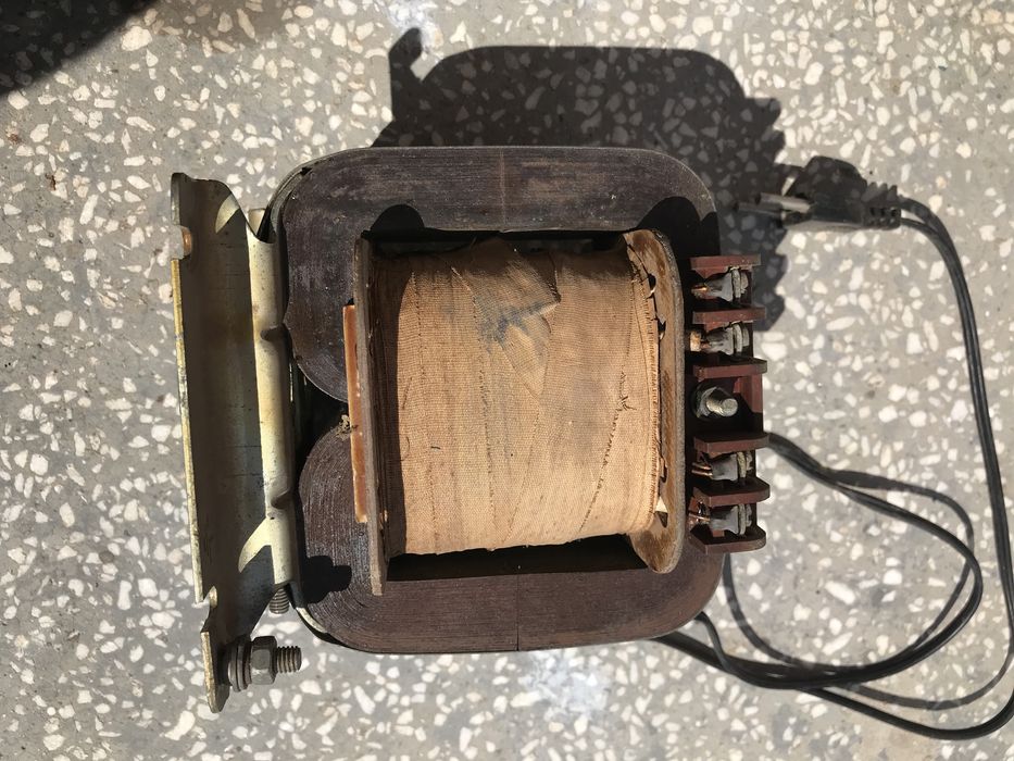 Трансформатори на 380 и 220 волта