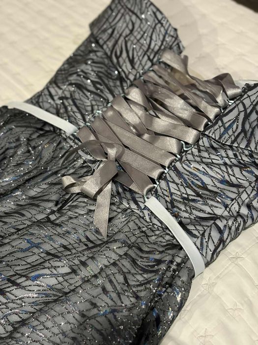 Бутикова рокля -