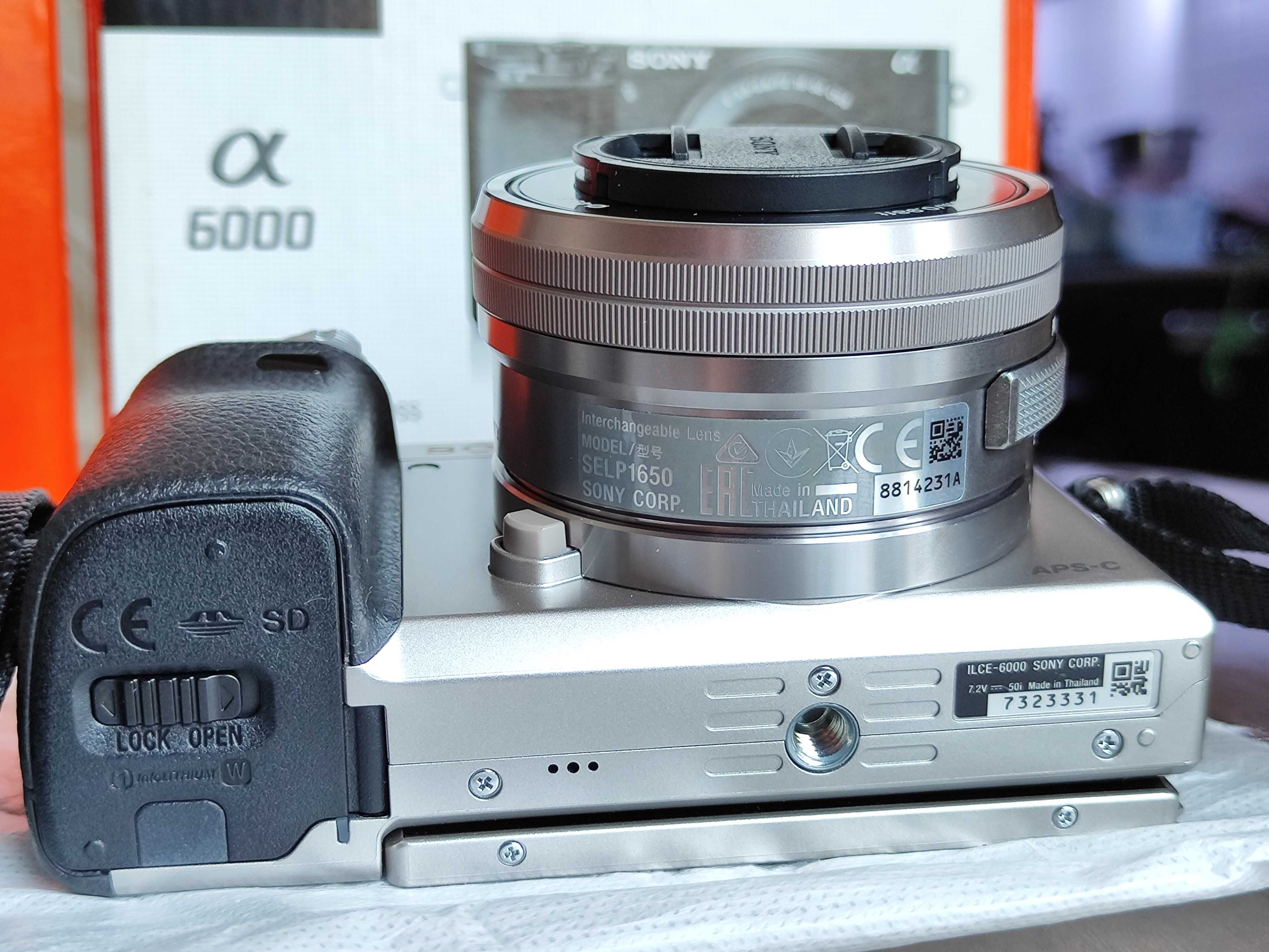Продаю Sony Alpha A6000 Kit 16-50mm + объектив 50mm f/1.8 OSS + сумка