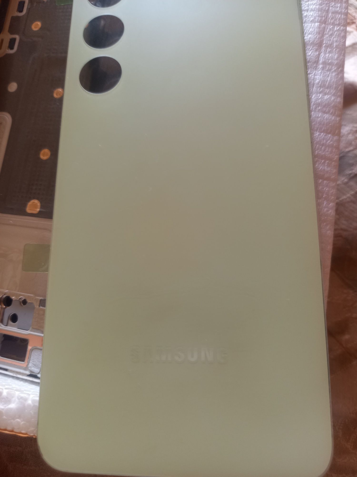 Samsung S23 Plus на части