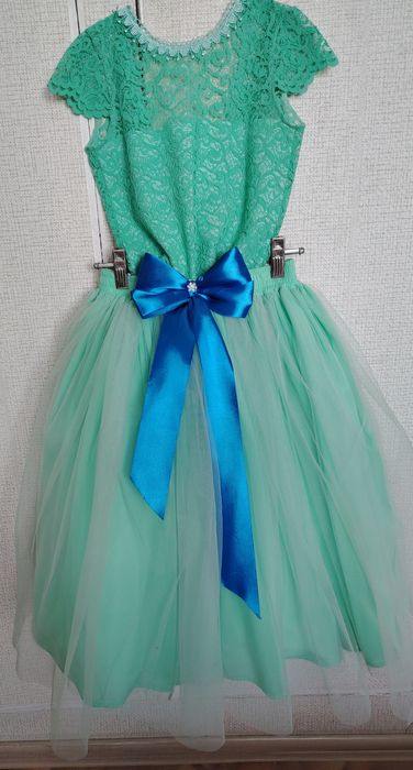 Продам. Нарядное платье