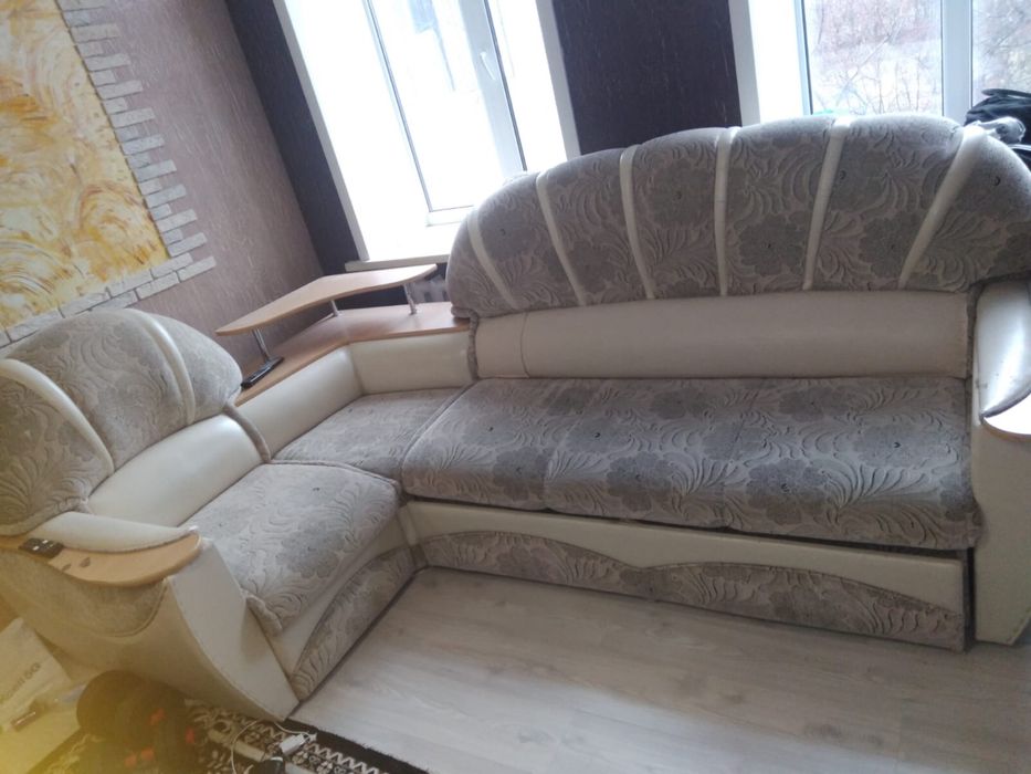 Продам диван в отличном состояний