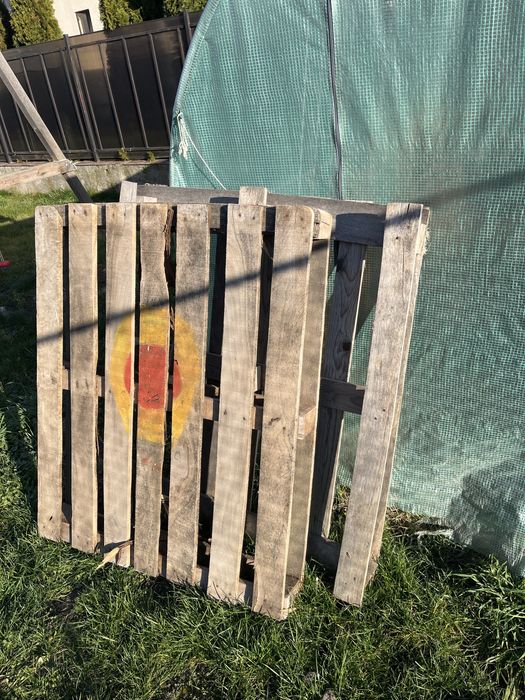 Donez 4 paleti in stare buna