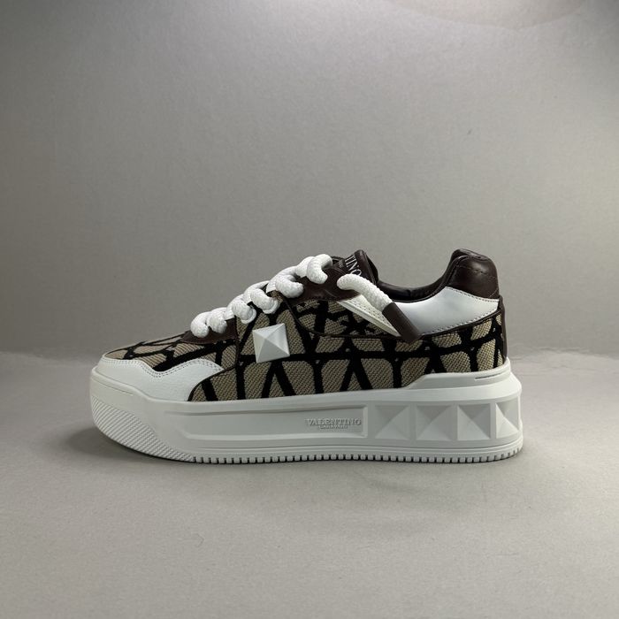 Дамски! Valentino Stud XL! НОВИ!