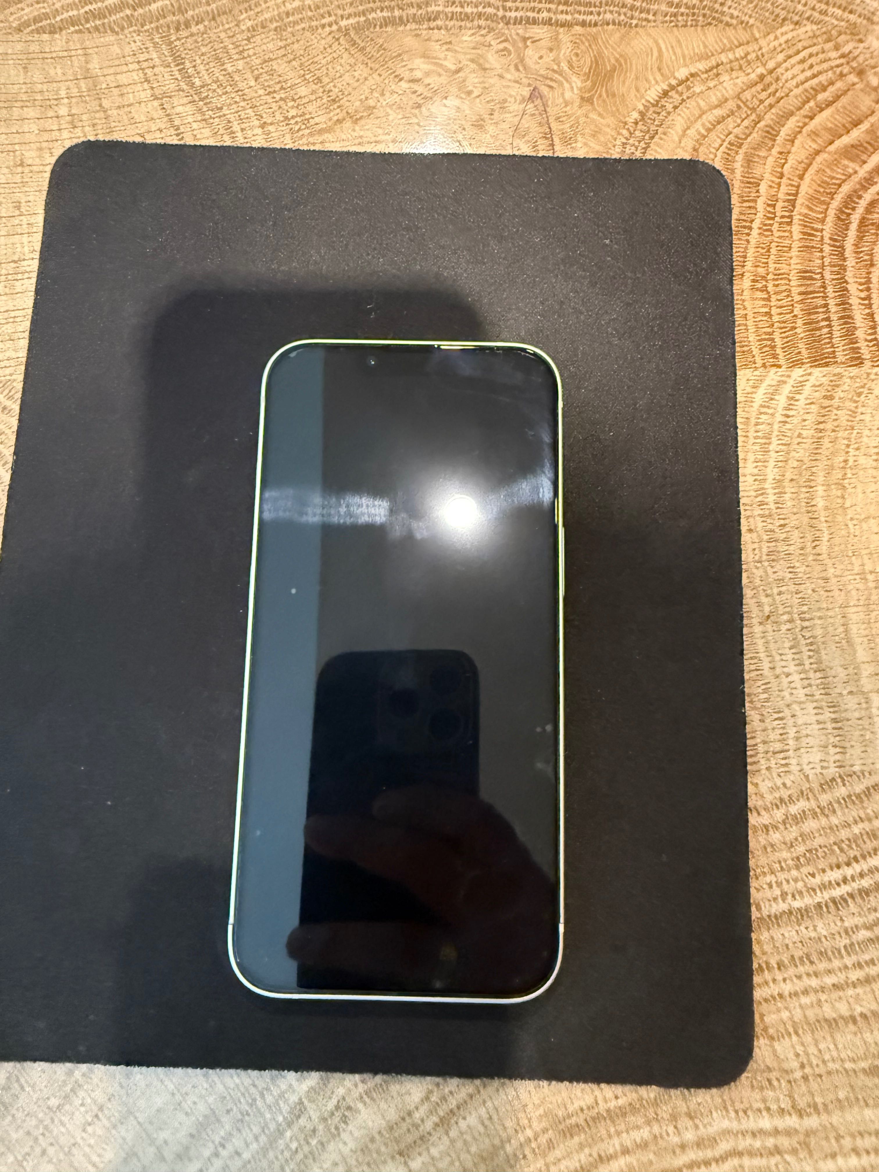 iPhone 13 128GB Stariight 128GB за части
