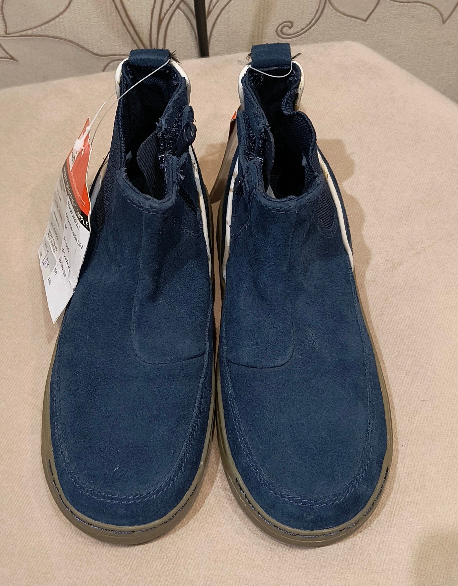 Велурени боти Lacoste