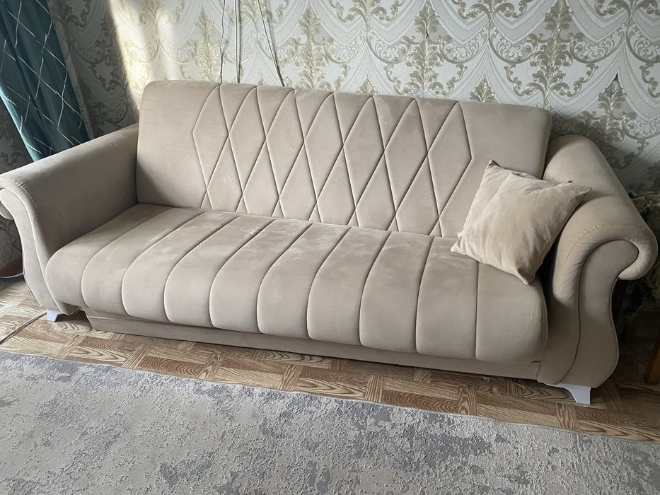 Продам Диван 50 000 тг