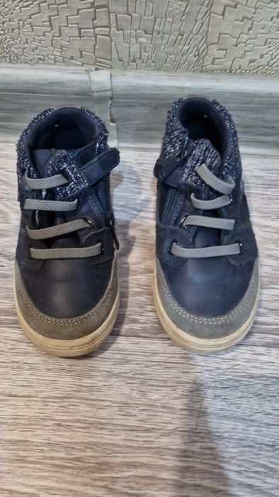 Детские осенние ботинки