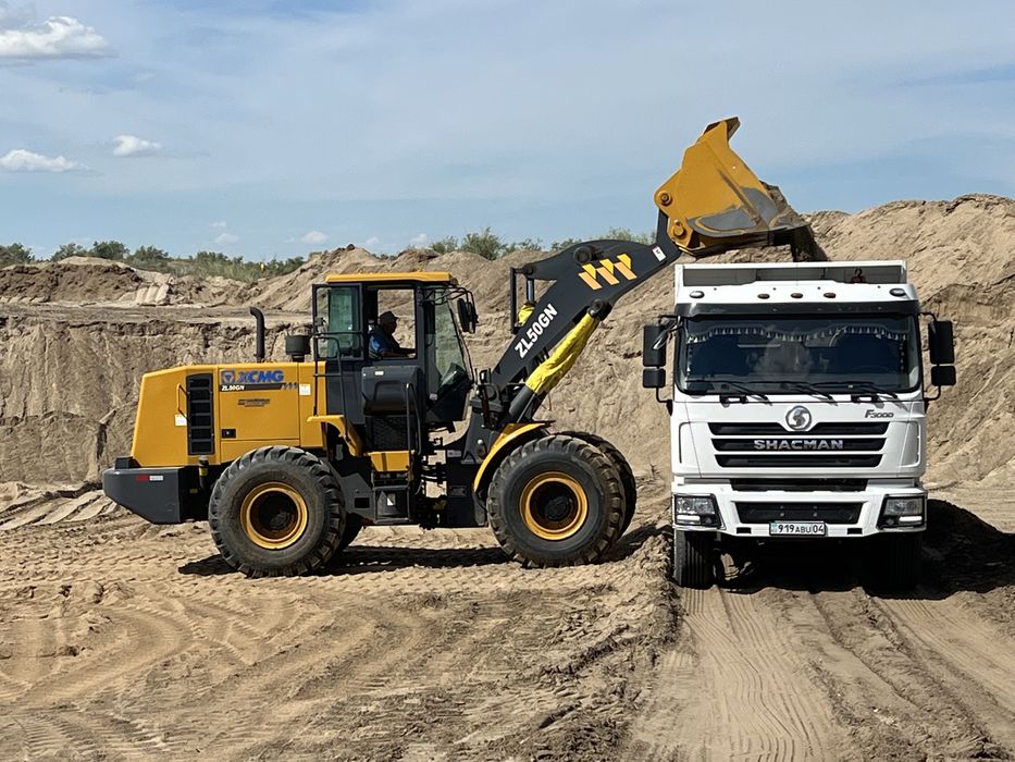 Услуга самосвала Шахман . Балласт.  Песок грунт Баласт асфальт щебень