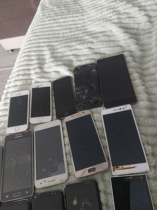 Lot telefoane pt piese