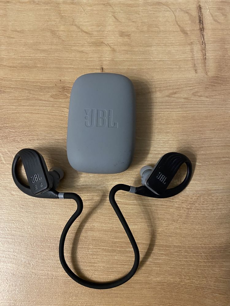 JBL bluetooth спортни слушалки за под вода/бягане и т.н.