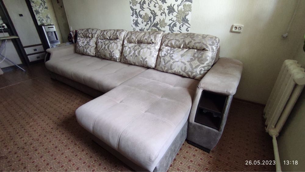 Срочно продам диван