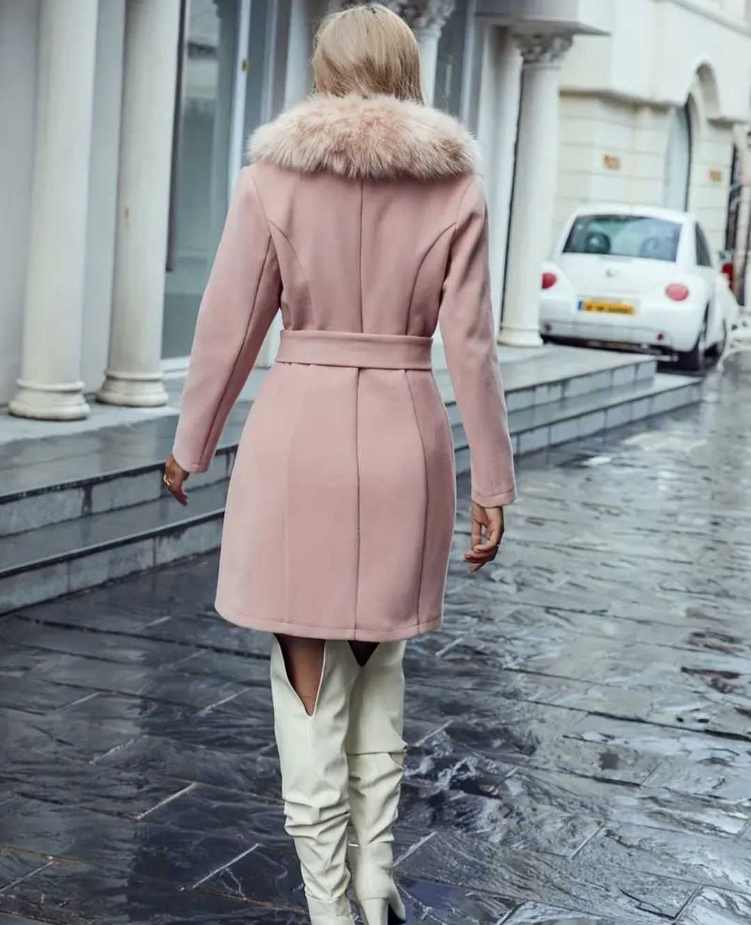 Розово палто с пухкава яка и колан
