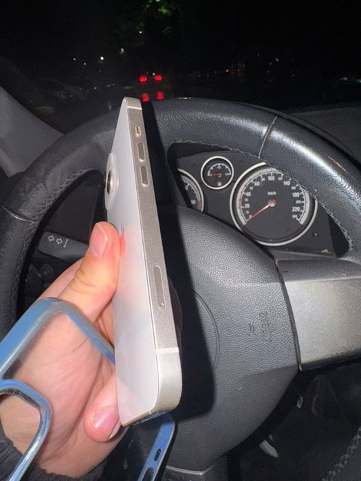 iPhone 13 - 128 GB - 70 VIATA BATERIEI