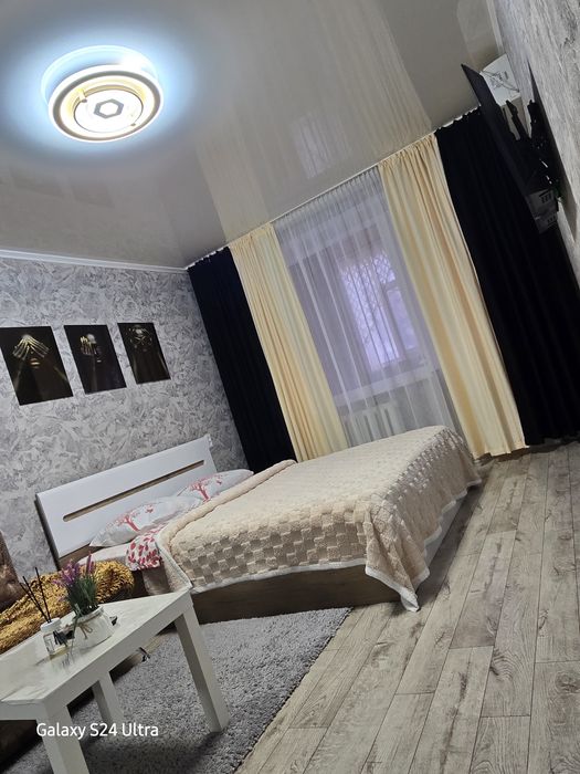 Посуточно 1-но комнатная квпртира. 7 мкр. 1 этаж. Все есть. 10000т.