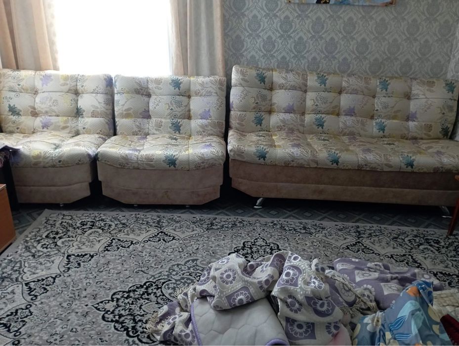 Диван в хорошем состоянии