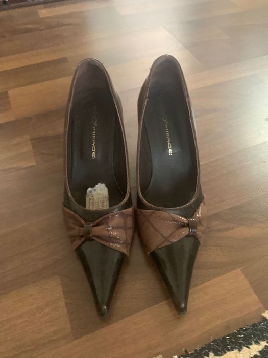 Черни официални токчета