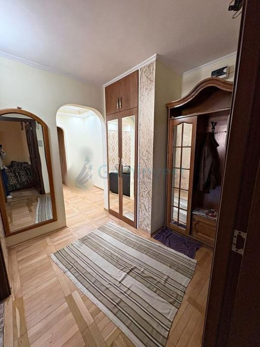 Inchiriez apartament 3 cam. PB mic et.2