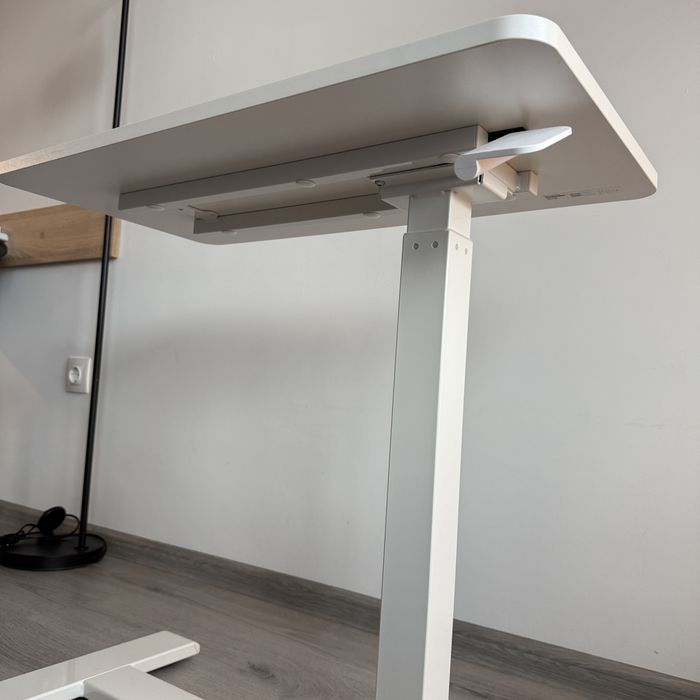 IKEA Мини Бюро с Регулируема Височина