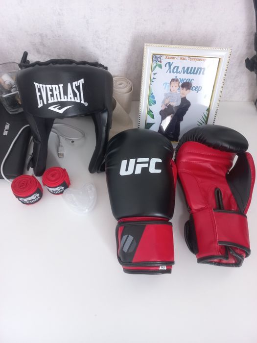 Боксёрный перчатки