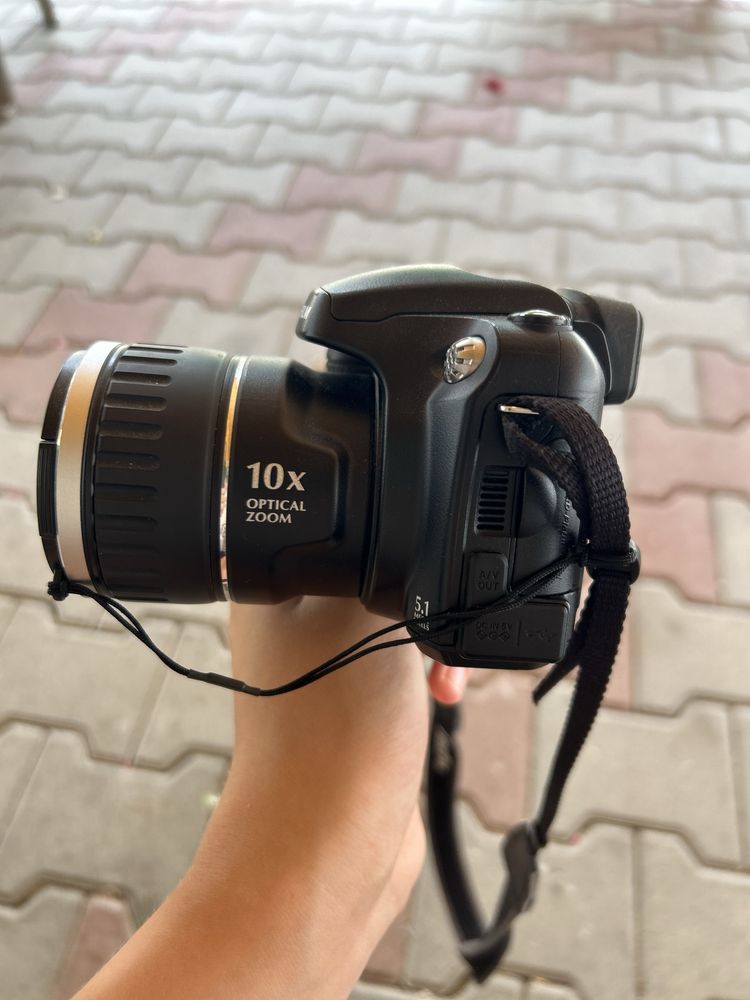 FinexPix S 5600 D. Camera