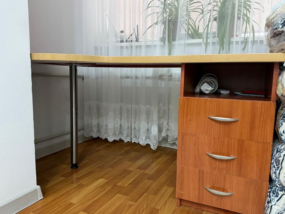 Стол для компьютера