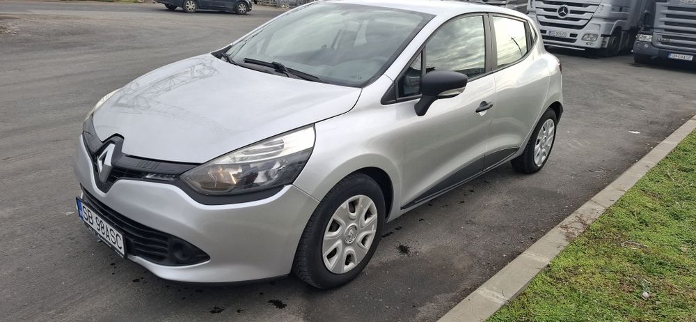 Vând Renault clio