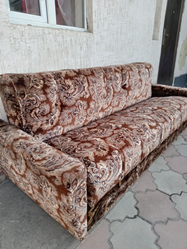 Продам диван советский