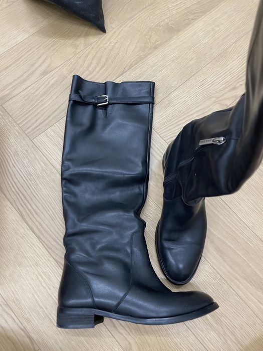 Продам зимние сапоги Basconi