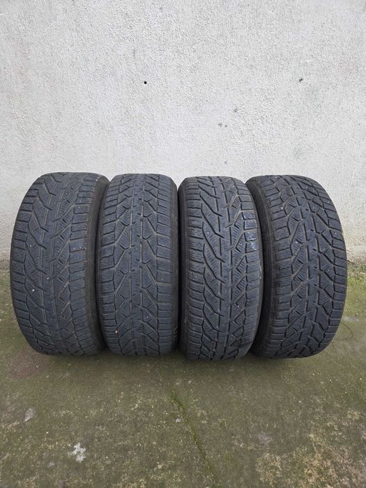 Зимни гуми 215/50 R17