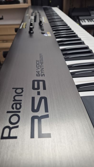 ROLAND RS-9 Синтезатор !