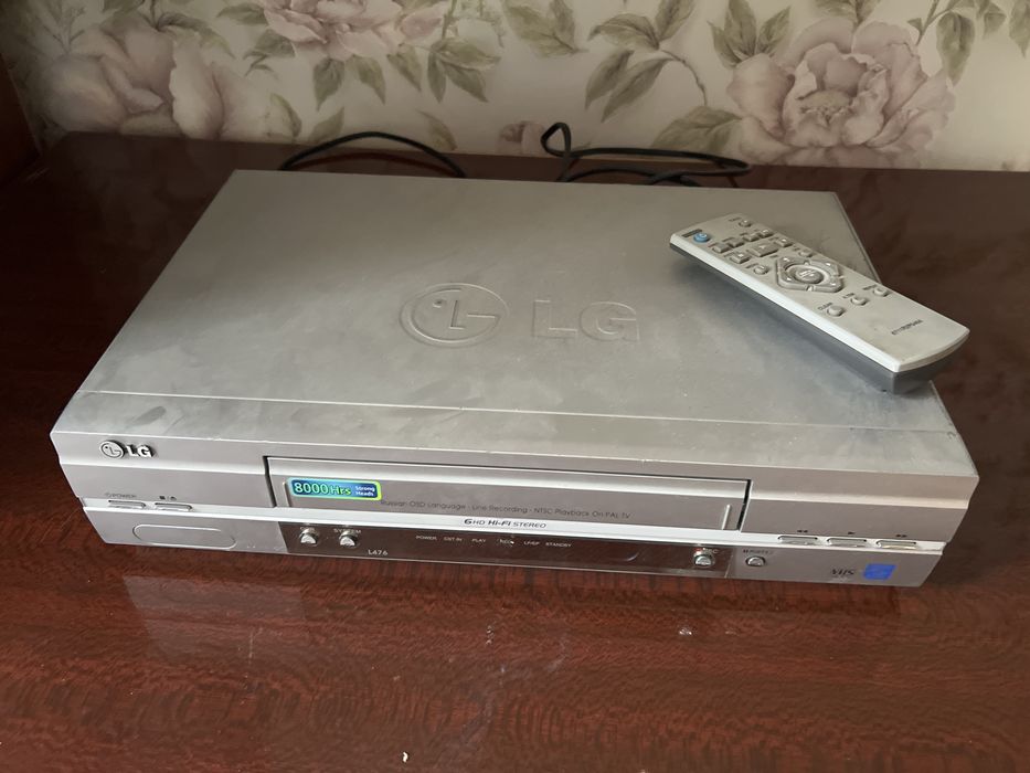 Видеопроигрыватель кассетный LG и воздухоочиститель для аквариума
